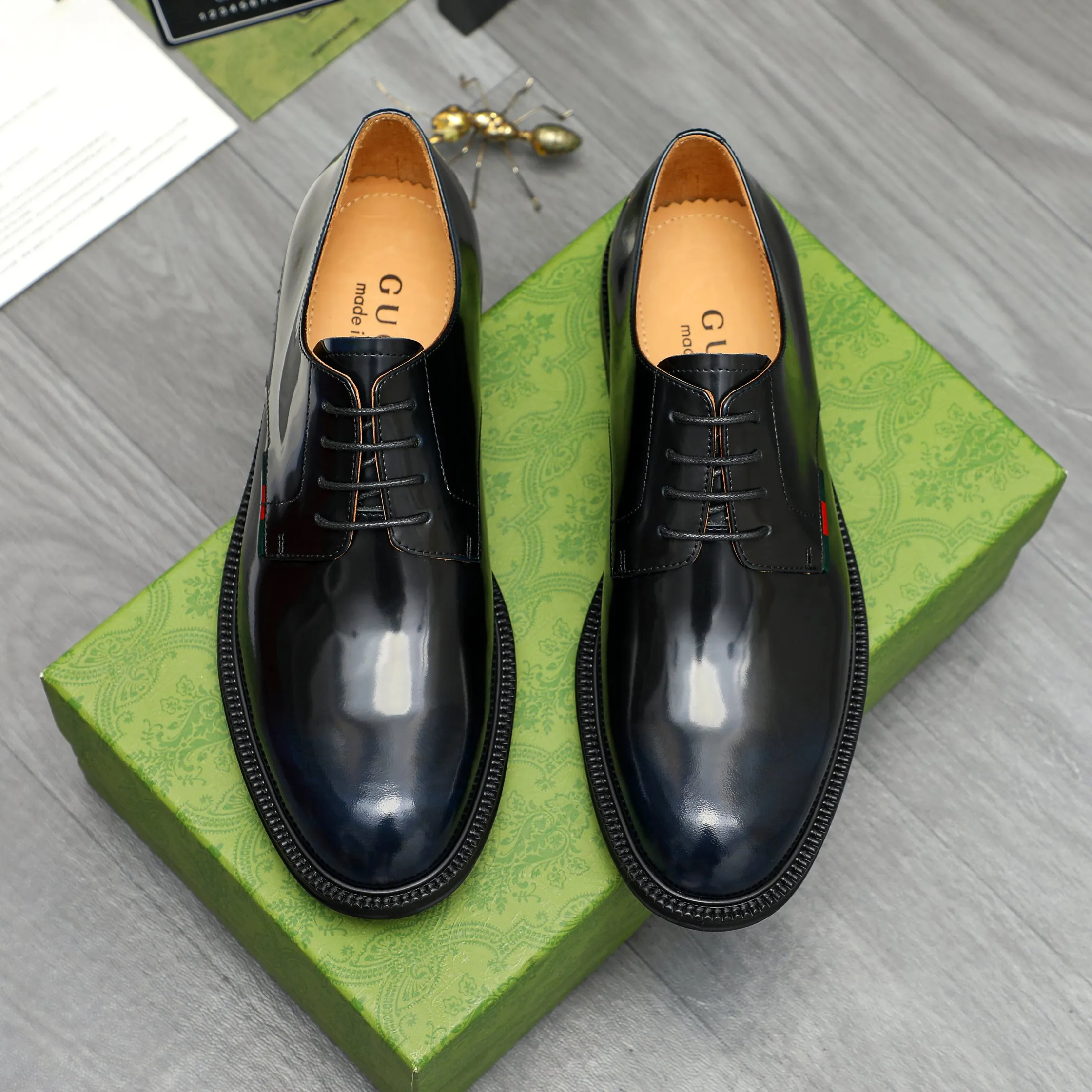Men's shoes 💰500 Product trademark: GUCCI "Gucci" business lace-up leather shoes Regular size: 38-44 (45.46 custom-made, non-returnable) Product materials: Selected color-brushed cowhide upper, cowhide lining, original rubber outsole